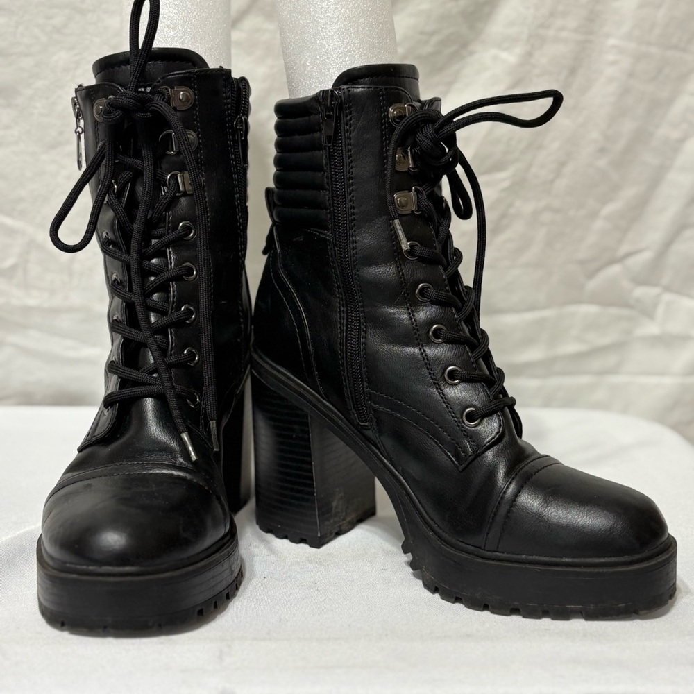 Heeled lug sole hiker booties. Size 9 - Picture 2 of 8